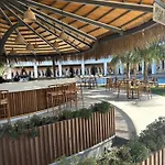 Grand Sapphire Casino 1 Bedroom C а דירה *